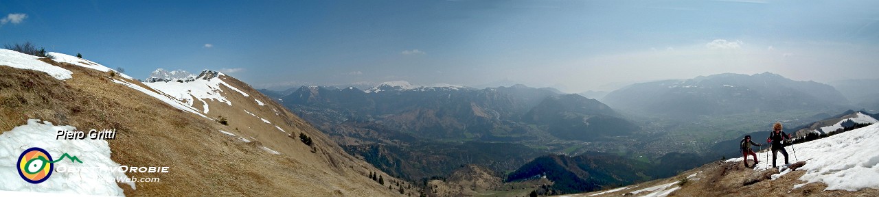 56 Panoramica con vista in Cima Pare....jpg